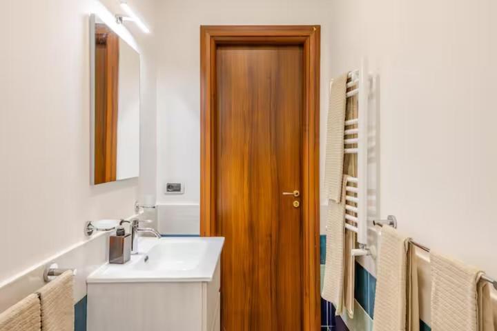 Appartamento Crispi 74.1 - *
